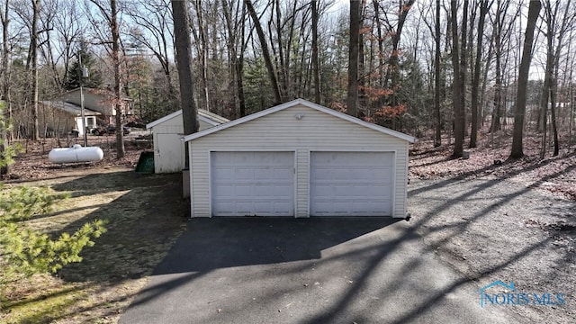 view of detached garage