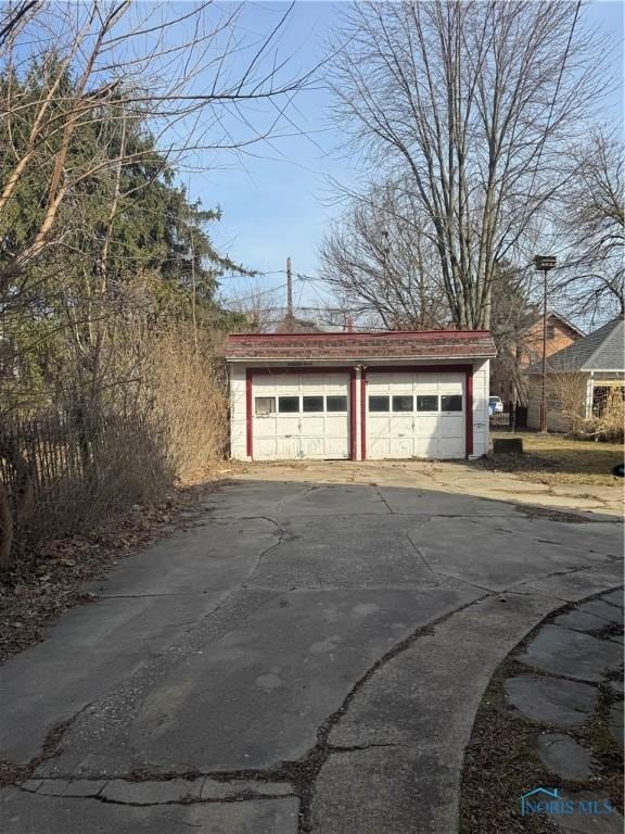 view of detached garage