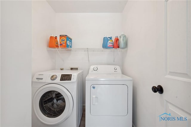 1004 Waterville Monclova Rd, Waterville, OH 43566 - laundry room with washer and dryer and laundry area