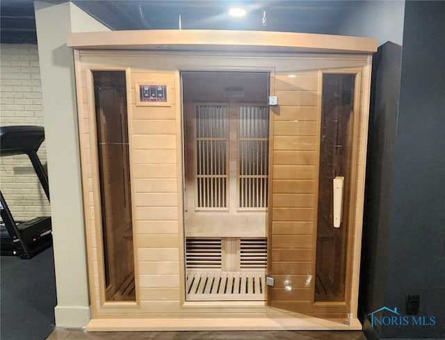 2249 Woods Edge Ct, Toledo, OH 43615 - view of sauna / steam room