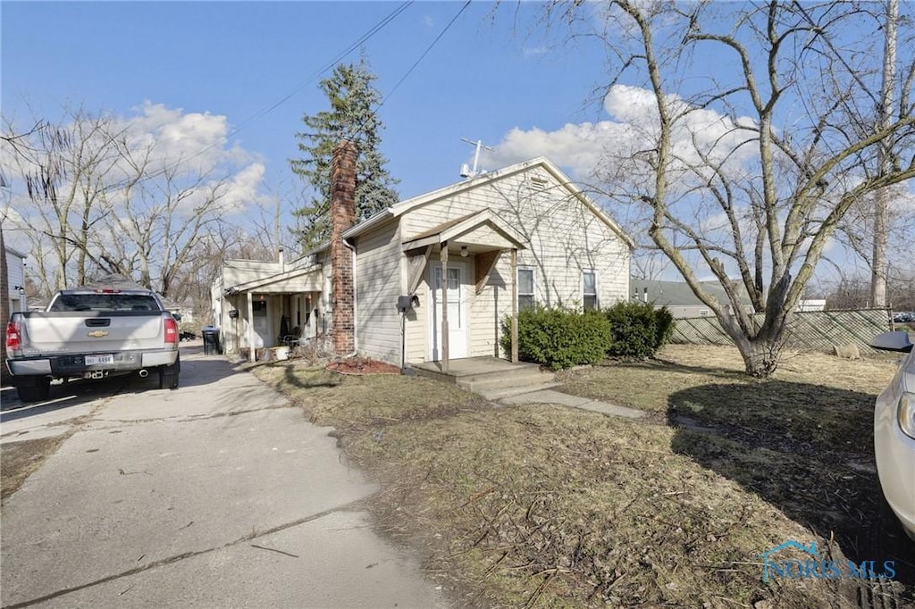1464 Sunshine St, Oregon, OH 43616 - photo 1
