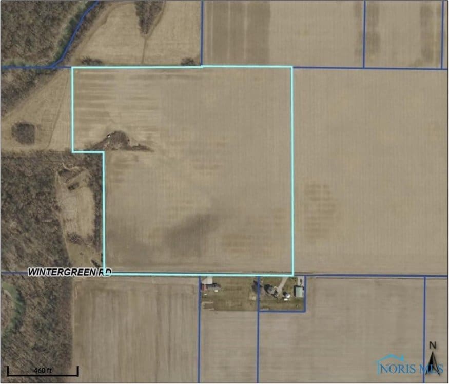 22888 Wintergreen Rd, Grand Rapids, OH 43522