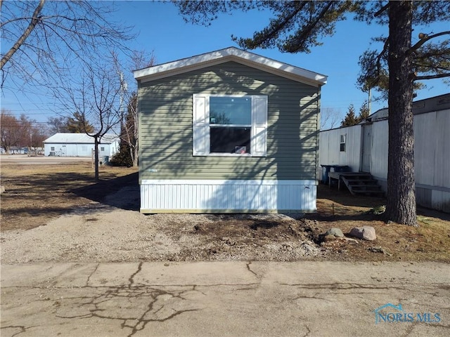 600 S Union St, Bryan, OH 43506 - view of side of property with entry steps