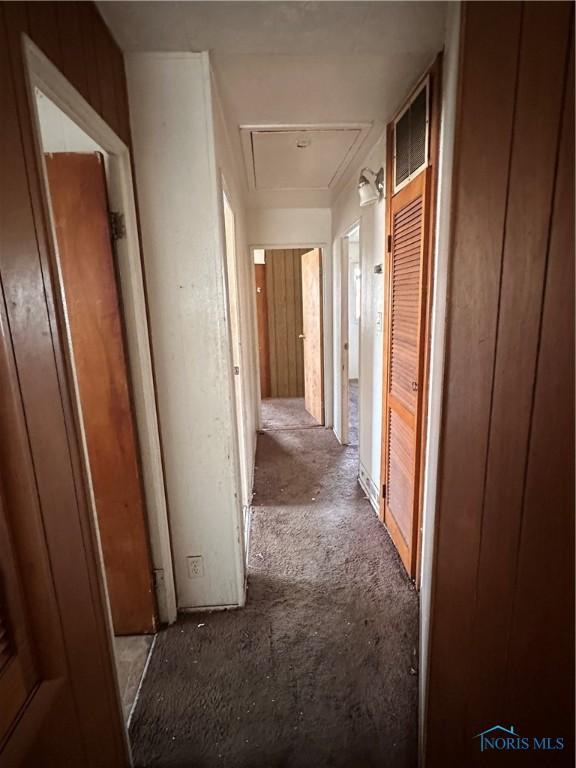 41 Dickens Dr, Toledo, OH 43607 - hallway with attic access