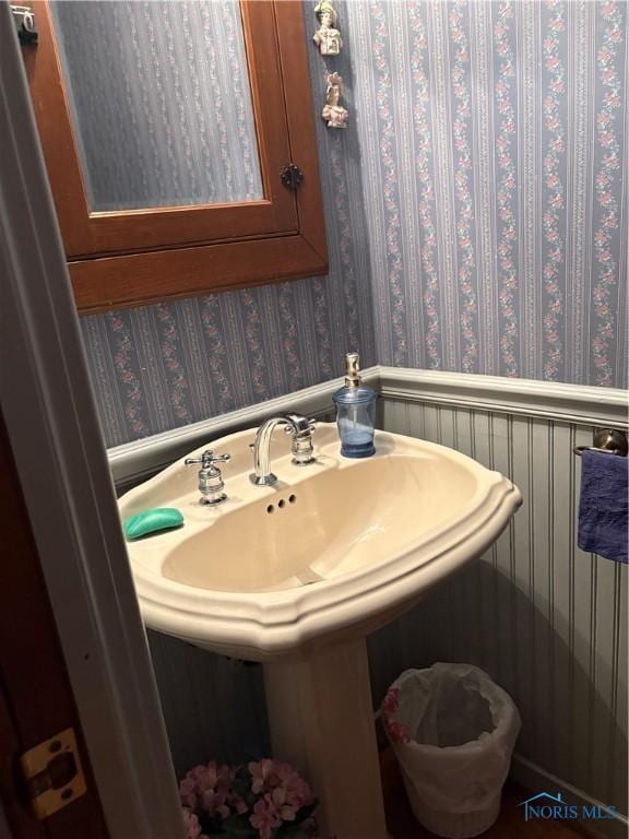 421 Farnsworth Rd, Waterville, OH 43566 - half bathroom with wallpapered walls and wainscoting
