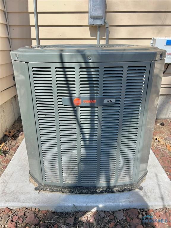 exterior details with central AC