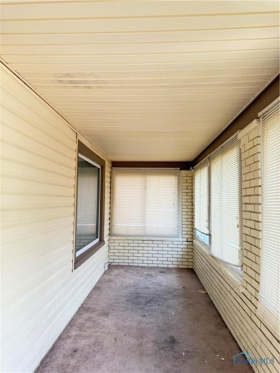 129 Everett St, Toledo, OH 43608 - view of unfurnished sunroom