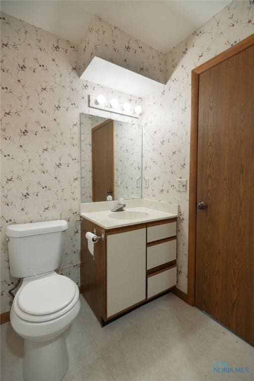 5644 Greenridge Dr Unit 5644, Toledo, OH 43615 - bathroom featuring wallpapered walls and vanity