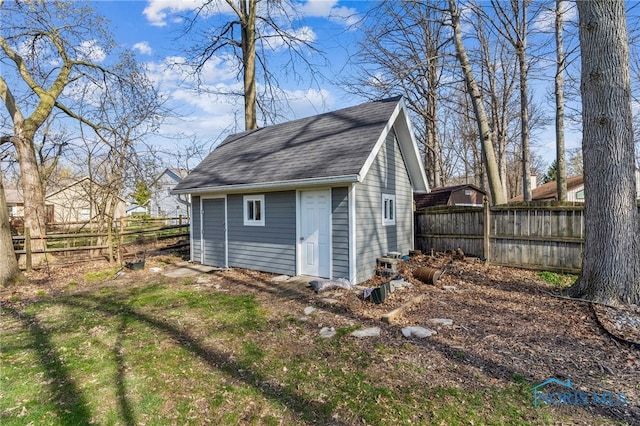 3114 Gleneagle Dr, Findlay, OH 45840 - view of outdoor structure featuring fence and an outbuilding
