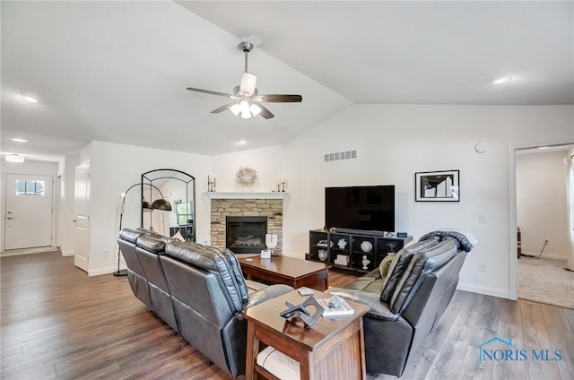 630 Weatherby Ct, Findlay, OH 45840 - living area with a ceiling fan, wood finished floors, lofted ceiling, baseboards, and visible vents