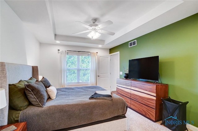 630 Weatherby Ct, Findlay, OH 45840 - bedroom featuring recessed lighting, baseboards, a raised ceiling, ceiling fan, and visible vents
