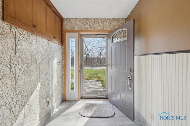 371 Canal Rd, Waterville, OH 43566 - view of entrance foyer