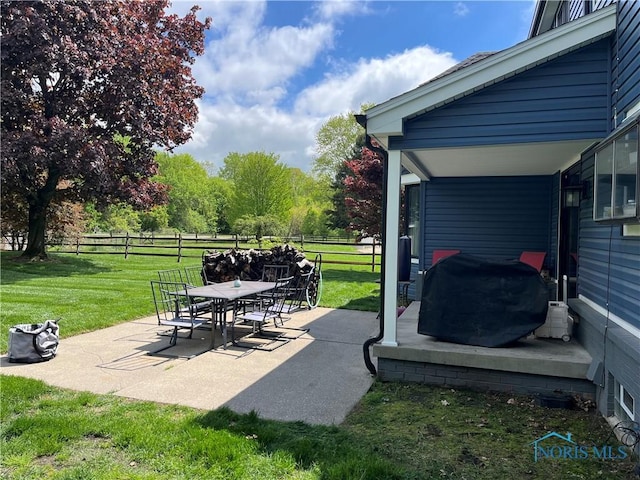 7106 Country Creek Rd, Maumee, OH 43537 - view of patio with area for grilling