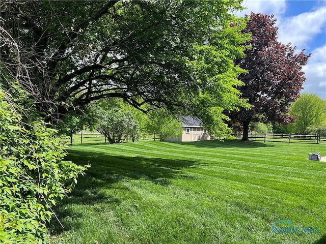 7106 Country Creek Rd, Maumee, OH 43537 - view of yard