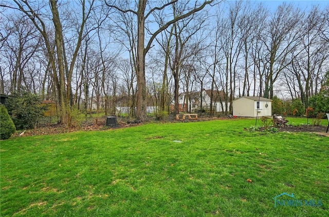 2257 N Carriage Ln, Port Clinton, OH 43452 - view of yard featuring a storage shed and an outdoor structure