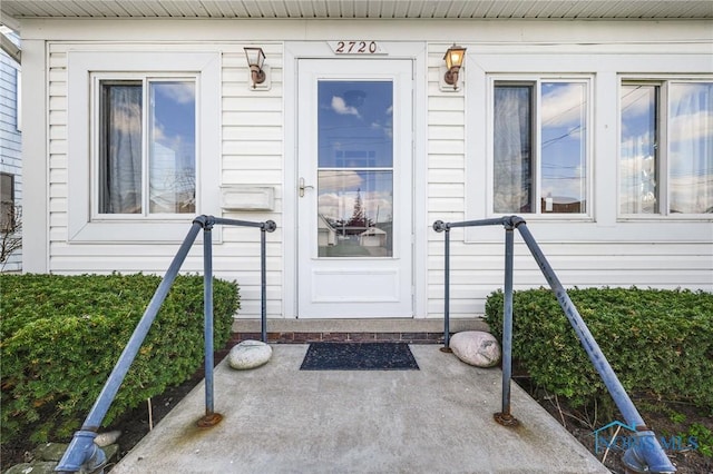 2720 106th St, Toledo, OH 43611 - view of doorway to property