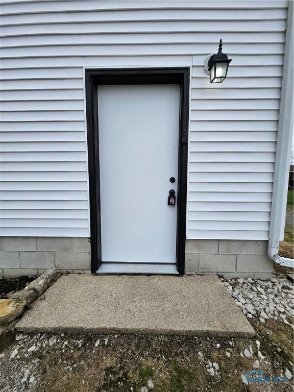 10308 Dowling Rd, Perrysburg, OH 43551 - view of property entrance