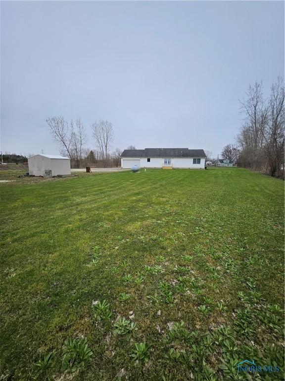 10308 Dowling Rd, Perrysburg, OH 43551 - view of green lawn