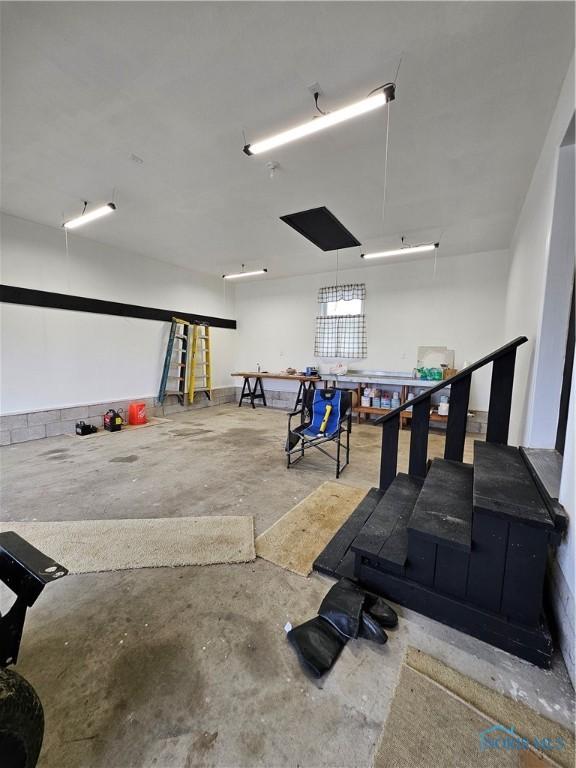 10308 Dowling Rd, Perrysburg, OH 43551 - view of garage