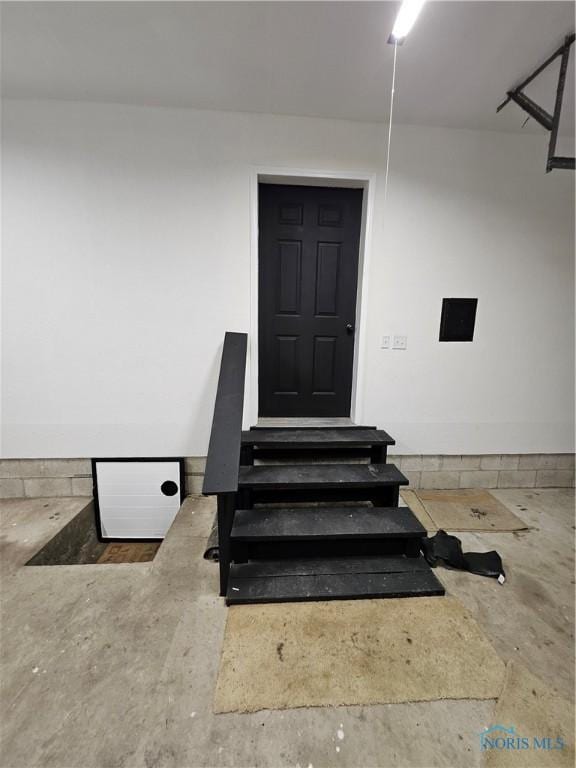 10308 Dowling Rd, Perrysburg, OH 43551 - view of doorway to property