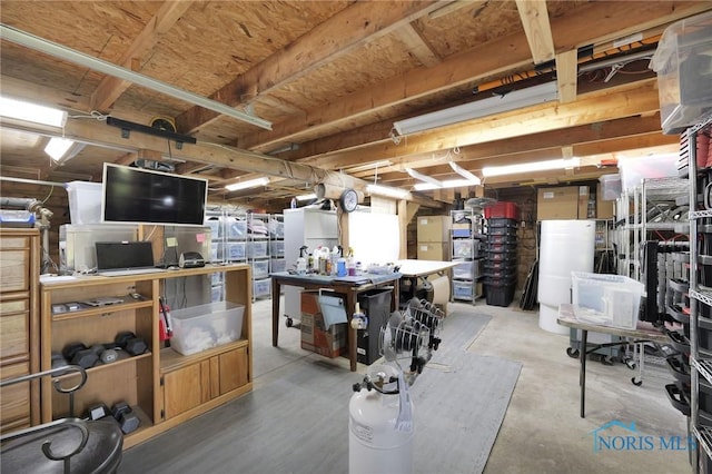 2525 N King Rd, Toledo, OH 43615 - below grade area with a workshop area