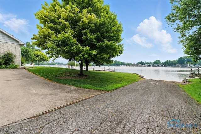 2560 Shoreland Ave, Toledo, OH 43611 - view of road featuring a water view