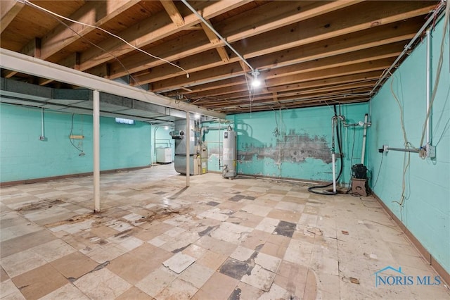 2931 Jasik Dr, Toledo, OH 43611 - unfinished below grade area with water heater and heating unit