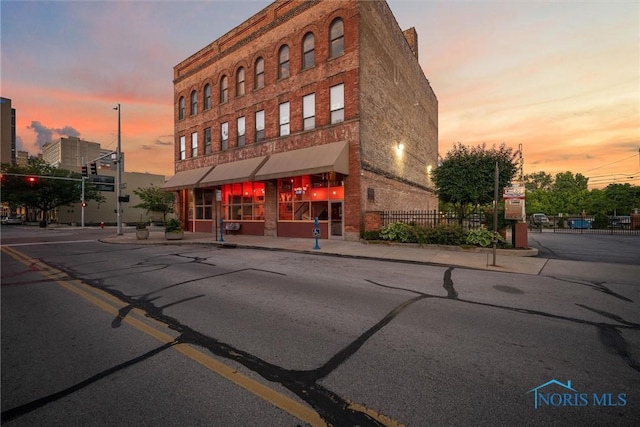 1 S Saint Clair St, Toledo, OH 43604 - view of building exterior with fence
