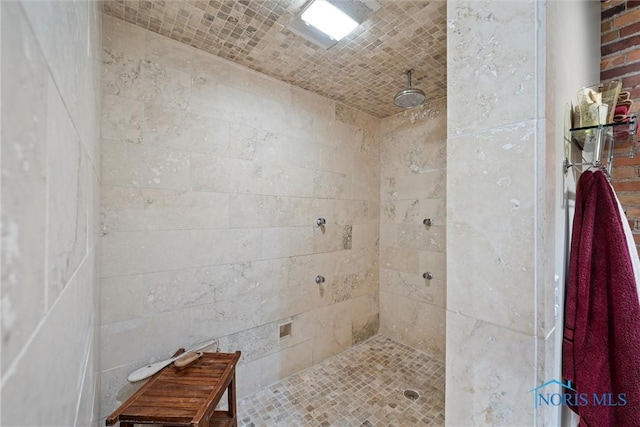 1 S Saint Clair St, Toledo, OH 43604 - bathroom with a tile shower