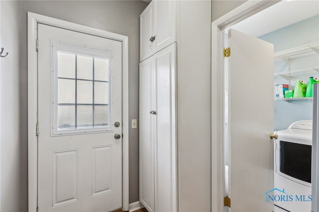 242 E Yates Ave, Findlay, OH 45840 - entryway featuring washer / dryer