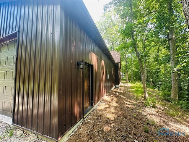 1673 Evan Dr, Defiance, OH 43512 - view of side of home with a garage