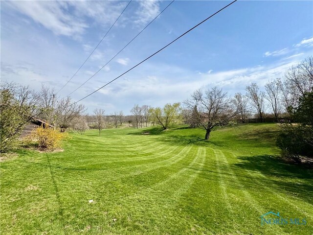 1965 Colwell Cir, Defiance, OH 43512 - view of yard
