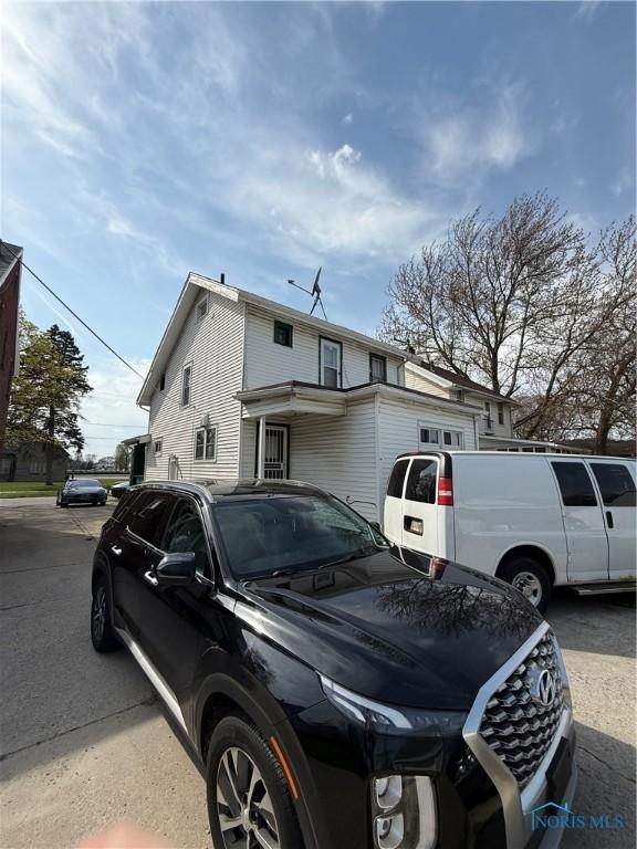 3250 Otto St, Toledo, OH 43608 - view of side of home