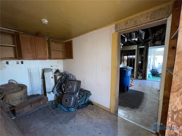 2398 York St, Toledo, OH 43605 - view of storage