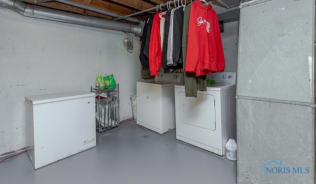 853 Circleview Dr, Toledo, OH 43615 - laundry room featuring separate washer and dryer and laundry area