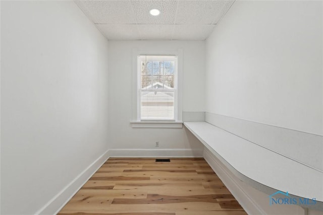 2000 Oakwood Ave, Toledo, OH 43607 - mudroom featuring recessed lighting, light wood-style floors, baseboards, visible vents, and a paneled ceiling