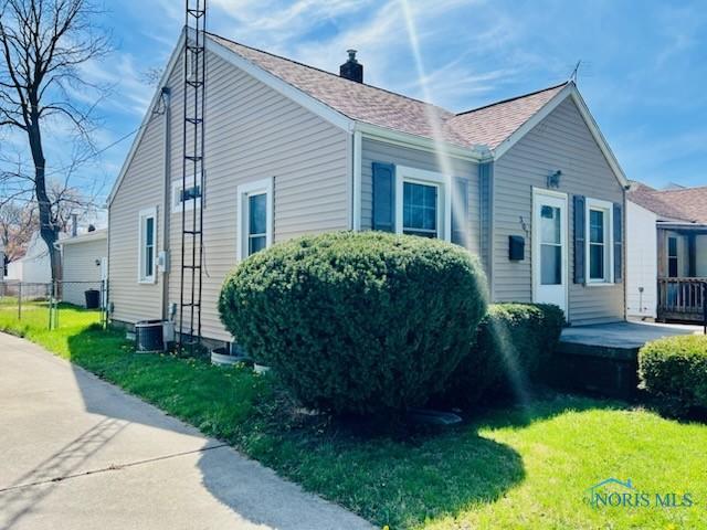 307 Sunset Blvd, Toledo, OH 43612 - photo 6