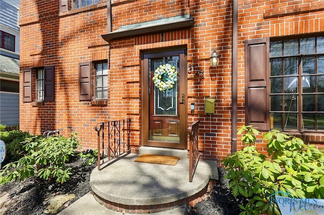 3122 Hopewell Pl, Toledo, OH 43606 - doorway to property featuring brick siding
