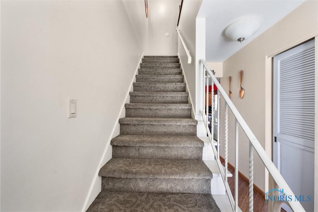 1705 Archwood Ln, Toledo, OH 43614 - stairway with baseboards