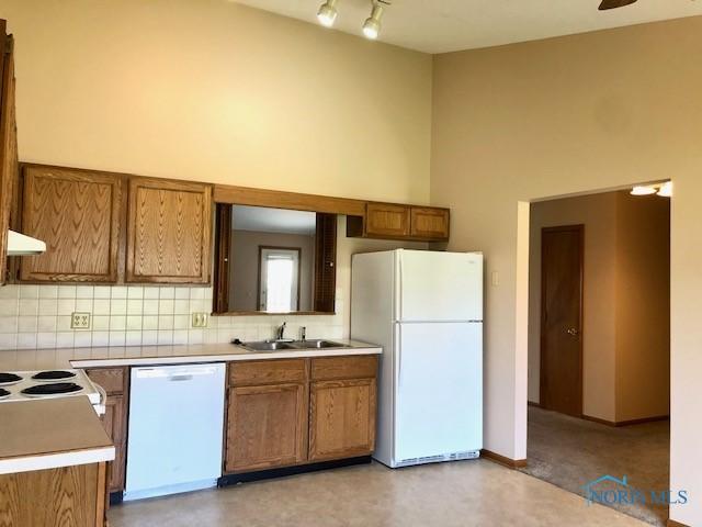 905 W Melrose Ave, Findlay, OH 45840 - photo 8