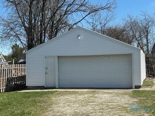 419 Spencer St, Toledo, OH 43609 - detached garage featuring fence