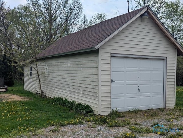 view of detached garage