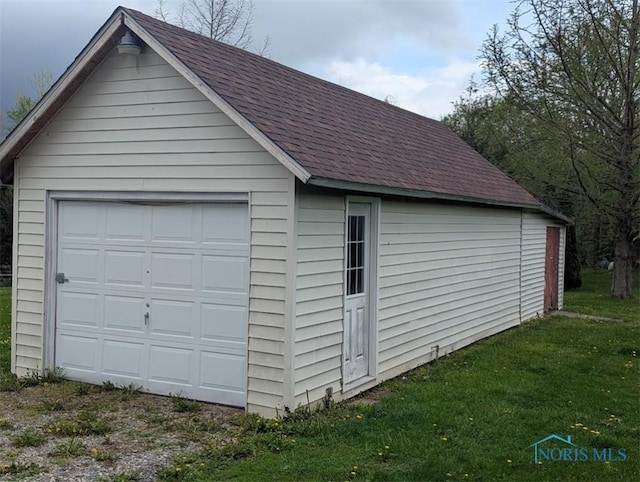 view of detached garage