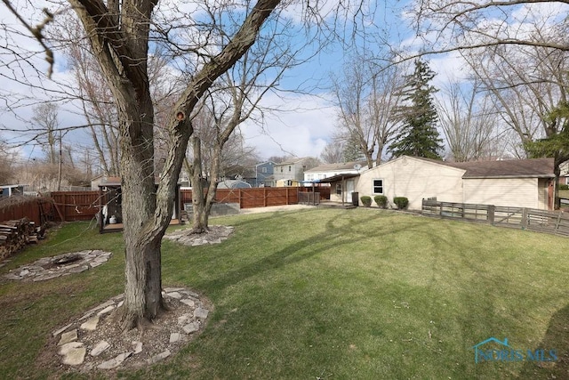 536 Edinborough Dr, Findlay, OH 45840 - view of yard with a fire pit