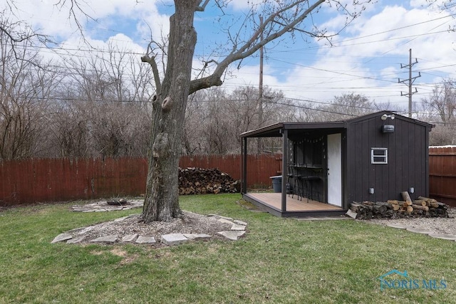 536 Edinborough Dr, Findlay, OH 45840 - view of yard featuring an outbuilding