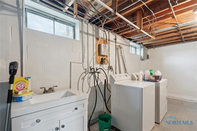 5583 304th St, Toledo, OH 43611 - washroom featuring washing machine and clothes dryer and laundry area
