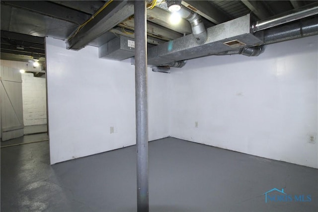 304 Dexter St, Toledo, OH 43608 - view of unfinished below grade area