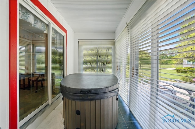 3145 Shoreland Ave, Toledo, OH 43611 - view of sunroom