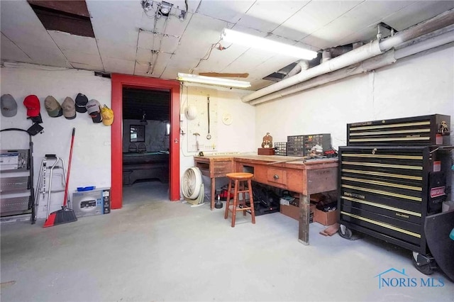 202 Hancock St, Findlay, OH 45840 - below grade area with a workshop area