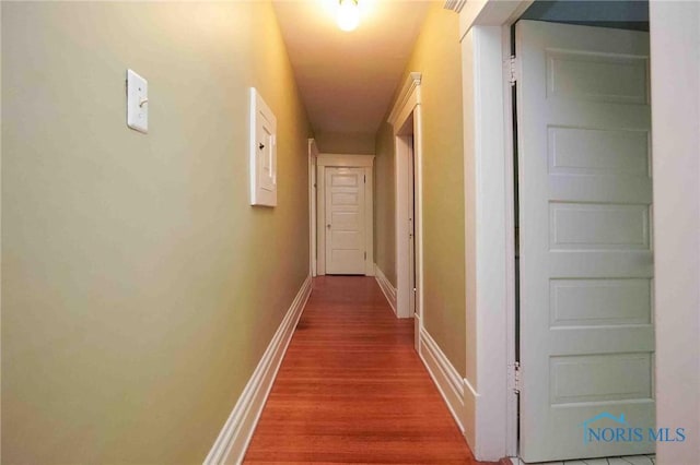 202 Hancock St, Findlay, OH 45840 - corridor featuring wood finished floors and baseboards